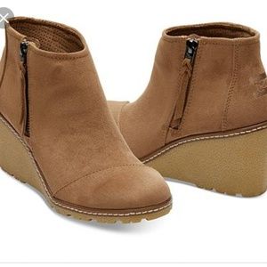 Toms avery booties